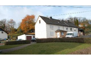 Einfamilienhaus kaufen in 56459 Langenhahn, Langenhahn - Einfamilienhaus mit großem Grundstück, Garage und Garten