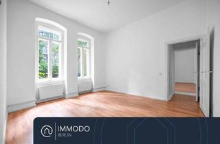 Wohnung kaufen in 10245 Berlin, Berlin - ?? Zwischen Boxi und RAW - gemütliche 2 Zimmer EG Altbauwohnung im ruhigen Hinterhaus
