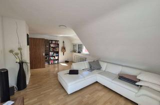 Wohnung kaufen in 70327 Untertürkheim, 4-Zimmer-DG-Wohnung mit Blick auf die Weinberge