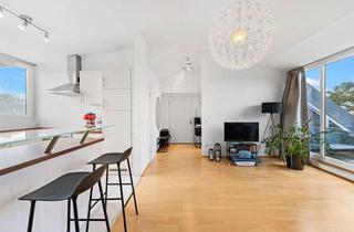 Wohnung kaufen in 80997 München, Lichtdurchflutete Dachgeschosswohnung mit Westterrasse