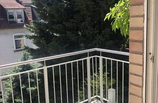 Wohnung mieten in 68161 Innenstadt, Altbau-Wohnung mit drei Zimmern, Küche, Bad, Balkon in zentraler Lage von Mannheim: