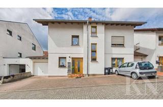 Wohnung mieten in 66346 Püttlingen, Großzügige 3-Zimmer-Dachgeschosswohnung mit Balkon in Püttlingen