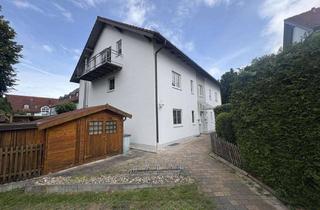 Wohnung mieten in 85459 Berglern, Frisch renovierte Dachgeschosswohnung mit Balkon & Stellplatz in ruhiger Lage von Berglern