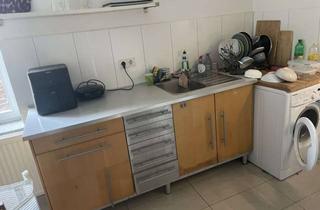 Wohnung mieten in Hacketäuerstraße 30, 51063 Mülheim, Großzügiges Wohnen: Möblierte 4-Zimmer-Wohnung mit großer Wohnküche (WG-geeignet)