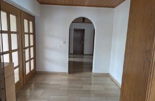 Wohnung mieten in 63762 Großostheim, Großzügige 4-Zimmer-Wohnung (120 m²) mit Balkon, Fußbodenheizung und Garagenstellplatz.