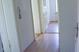 Wohnung kaufen in 08468 Reichenbach, 2-Raum-Wohnung mit Balkon und Stellplatz