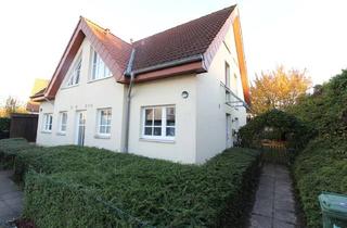 Doppelhaushälfte kaufen in 31157 Sarstedt, Rechte Doppelhaushälfte (Baujahr 2002) - beide Hälften sind erwerbbar.
