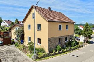 Haus kaufen in 96342 Stockheim, Solides Wohnhaus mit Garten und Nebengebäude in zentraler Lage von Reitsch