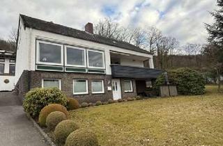 Einfamilienhaus kaufen in 58802 Balve, Geräumiges Einfamilienhaus mit Einliegerwohnung, Garage und großem Grundstück (Erbpacht) in Balve