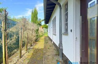 Einfamilienhaus kaufen in 65760 Eschborn, Erbpacht: Gemütliches Einfamilienhaus mit Einliegerwohnung und Garage in ruhiger Lage