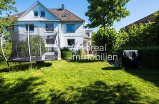 Mehrfamilienhaus kaufen in 22589 Iserbrook, Mehrfamilienhaus mit Entwicklungspotential im Hamburger Westen
