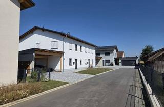 Haus mieten in Alte Dorfstr. 1b, 94522 Wallersdorf, Moderne DHH mit Carport