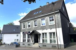 Anlageobjekt in 58553 Halver, Gepflegtes Wohn- und Geschäftshaus im Zentrum von Halver zu verkaufen.