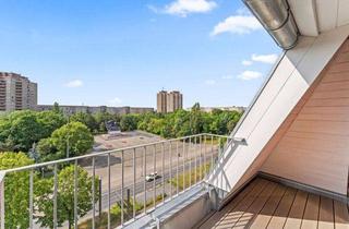 Wohnung kaufen in John-Schehr-Straße, 10407 Berlin, Gemütliche, helle Dachgeschosswohnung mit 2 Terrassen und beeindruckendem Ausblick