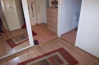 Wohnung kaufen in Loschmidtstraße 14, 10587 Berlin, Well-Laid-Out 3-Room Apartment with Balcony in Berlin-Charlottenburg