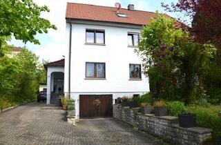Wohnung mieten in 91315 Höchstadt an der Aisch, 4-Zi-Whg mit EBK, Kachelofen, großer Terrasse, Garten und Garage