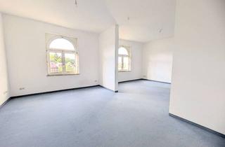 Wohnung mieten in 70199 Süd, *Große Vierzimmer-Altbauwohnung, direkt am Marienplatz, WG-tauglich*