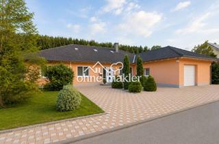 Haus kaufen in 88486 Kirchberg, Wohnen und genießen - großzügiger Bungalow mit Pool, Whirlpool und traumhafter Waldrandlage