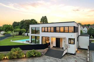 Villa kaufen in 50226 Frechen, Provisionsfrei vom Bauträger Eigenheim: Bauhaus-Villa mit Pool & Domblick