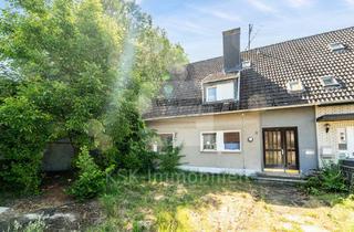 Doppelhaushälfte kaufen in 53639 Königswinter, Sanierungsbedürftige Doppelhaushälfte mit großzügigem Grundstück in gewachsener Wohnlage