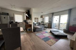 Wohnung kaufen in 63834 Sulzbach, Charmante 3-Zimmer-Wohnung mit Balkon und zwei Stellplätzen in gepflegtem 6-Parteien-Haus
