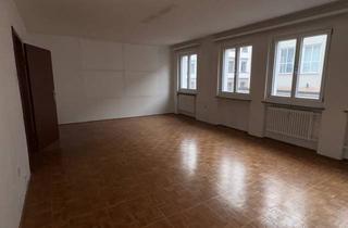 Wohnung kaufen in 91781 Weißenburg, 4,5 Zimmer Wohnung im Zentrum Weißenburgs