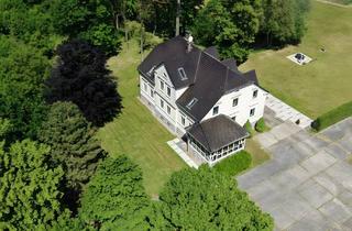 Villa kaufen in 17335 Strasburg, Ihr Familiensitz mit Park und Teich