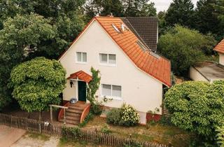 Haus kaufen in 14532 Kleinmachnow, Kleinmachnow - Contemporary Living Meets 1930s Elegance with Self-Contained Guest Suite Potential
