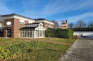 Haus kaufen in 26316 Varel, Varel - 2- Familienhaus Büro Gewerbe Hallen Jadebusen mit Potential