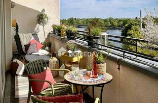 Wohnung kaufen in 12557 Berlin, Berlin - Ihr neues Zuhause zwischen Himmel, Wasser und Wohnkomfort - Traumhafte 3-Zimmer-Dachgeschosswohnung