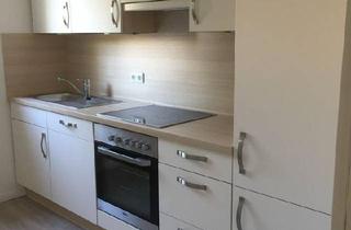 Wohnung kaufen in 13409 Berlin, Berlin - 2 Zimmer mit EBK, Balkon, Keller und Parkplatz