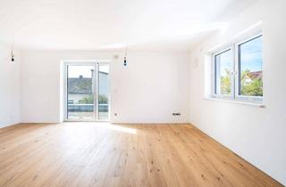 Wohnung kaufen in 94522 Wallersdorf, Neubau KfW-40 - Altersgerechte 3-Zimmer-Wohnung mit großer Dachterrasse -