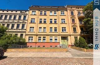Wohnung kaufen in 06110 Halle, ++ Altersgerechtes Wohnen im Altbau: Leerstehende 3-Raum-Wohnung mit Balkon & Rollstuhllift ++