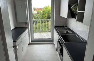 Wohnung kaufen in 18059 Hansaviertel, Lichtdurchflutete 3-Zimmer-Eigentumswohnung mit Balkon in Rostock-Hansaviertel - Provisionsfrei!