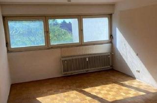 Wohnung kaufen in Rathausstraße 45, 68519 Viernheim, Renovierungsbedürftige 2,5-Zimmer-Wohnung in Viernheim