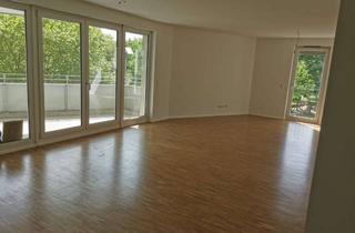 Wohnung kaufen in 60486 Bockenheim, Lichtdurchflutete, moderne 3-Zimmer-Wohnung mit großem Balkon und EBKin Frankfurt-Bockenheim