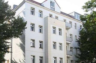Wohnung kaufen in Weserstraße 69, 12045 Neukölln, wunderschönes Gründerzeitapartment zum Innenhof, kernsaniert, mit Aufzug