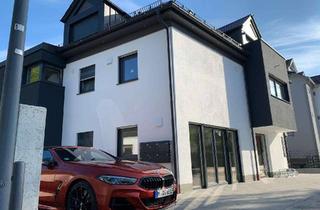 Wohnung mieten in Lochhauser Straße 58 B, 82178 Puchheim, Exklusive 4,5-Zimmer-Dachgeschosswohnung mit Aufzug direkt in die Wohnung