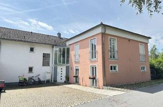 Haus kaufen in 94447 Plattling, Wohnhaus m. gr. Anbau, ca. 340 m2 Wfl. u. ca. 1.000 m2 herrlichem Grundstück - derzeit vermietet!