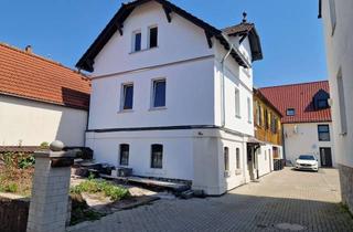 Mehrfamilienhaus kaufen in 61194 Niddatal, Mehrfamilienhaus mit drei Wohnungen in Niddatal / Sanierungsbedürftig