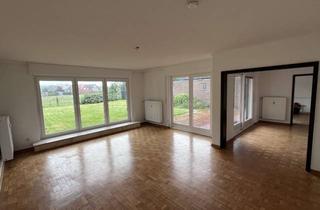 Haus kaufen in 48683 Ahaus, Geräumiges Familienhaus aus dem Dornröschenschlaf zu erwecken