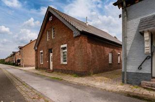 Einfamilienhaus kaufen in 46446 Emmerich, Emmerich-Elten: Sanierungsbedürftiges Einfamilienhaus mit großem Grundstück