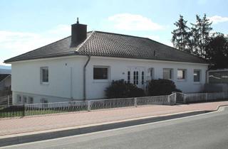 Haus kaufen in 61250 Usingen, Großzügiger, komfortabler, wunderschöner Walmdachbungalow ***sehr gute Lage*** Ideales Familienhaus!