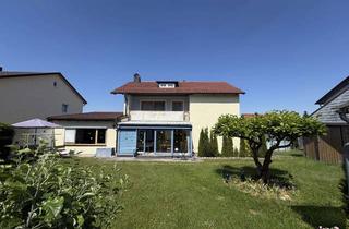 Haus kaufen in 84416 Taufkirchen, Zweifamilienhaus mit großem Garten in ruhiger Siedlungslage