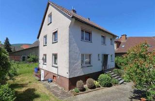 Einfamilienhaus kaufen in 37297 Berkatal, Bezahlbar, solide, massiv: Einfamilienhaus mit zwei Garagen und Garten