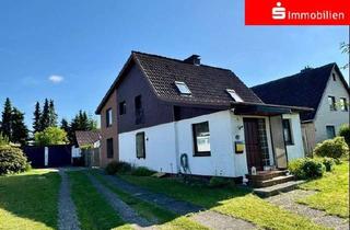 Haus kaufen in 24616 Brokstedt, Großzügiges Haus mit Garagen und tollem Grundstück an einer Grünfläche