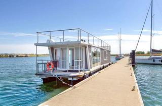Haus kaufen in Zum Höft 28e, 18586 Gager, Wohnen auf dem Wasser: Hausboot mit Sauna und Dachterrasse