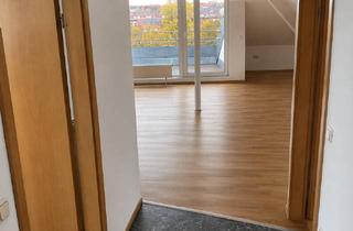 Wohnung mieten in Blumenthalstr. 2-4, 90429 Nürnberg, Sanierte Dachgeschoss-Wohnung zu vermieten | 2-Zimmer-Wohnung (70m²)