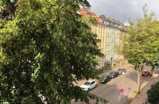 Wohnung mieten in 18057 Kröpeliner Tor-Vorstadt, schöne , helle 2 Zimmer Altbauwohnung in der KTV