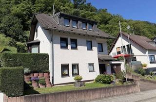 Einfamilienhaus kaufen in 56656 Brohl-Lützing, Familienfreundliches Einfamilienhaus in ruhiger Hanglage mit Garage